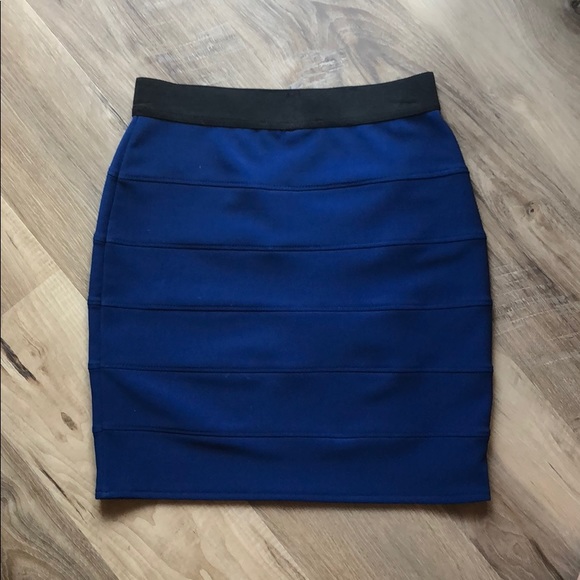 🌈FREE WITH PURCHASE skirt - Picture 4 of 7